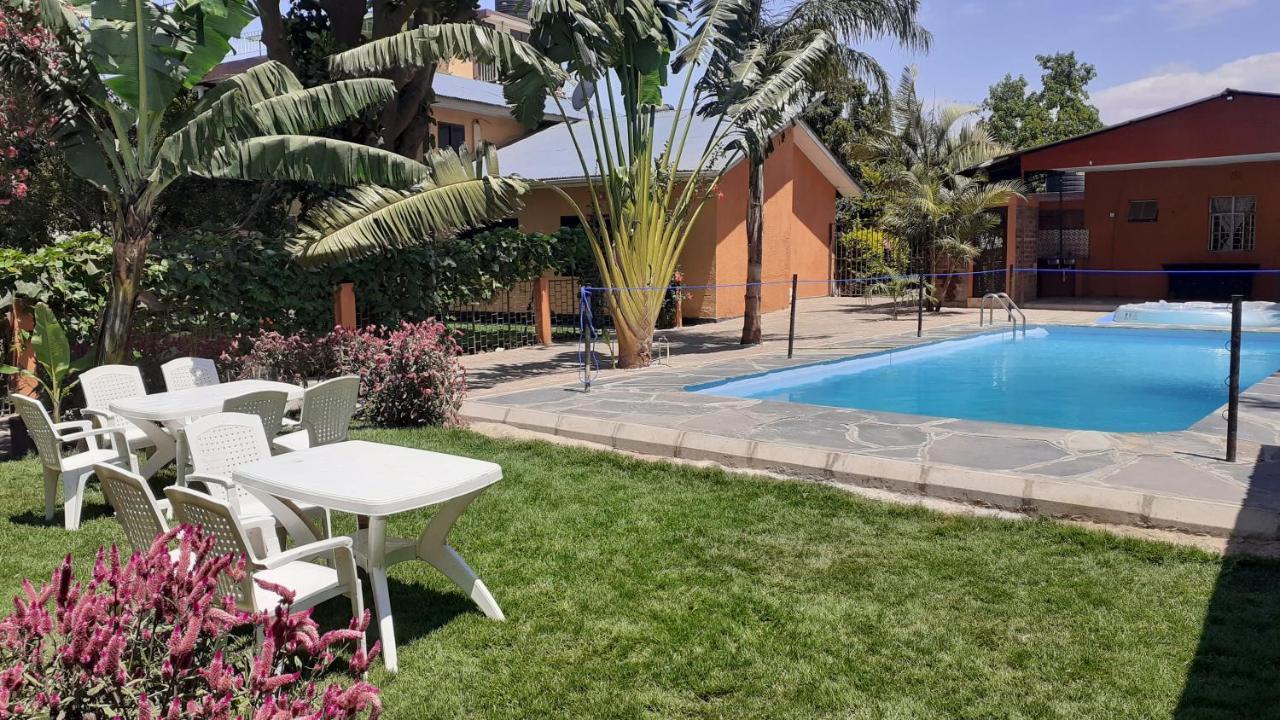 Runako Lodge Arusha Buitenkant foto