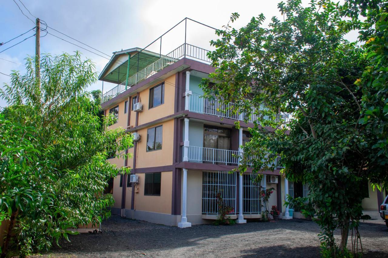 Runako Lodge Arusha Buitenkant foto